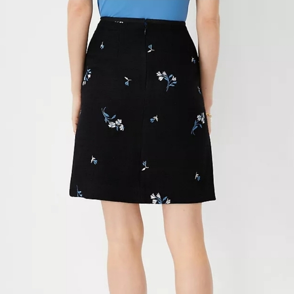 NWT ANN TAYLOR Floral Black Skirt - Picture 2 of 3